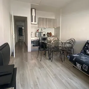 Coeur De Au 1er 66m2, Vu Sur La Place Appartamento